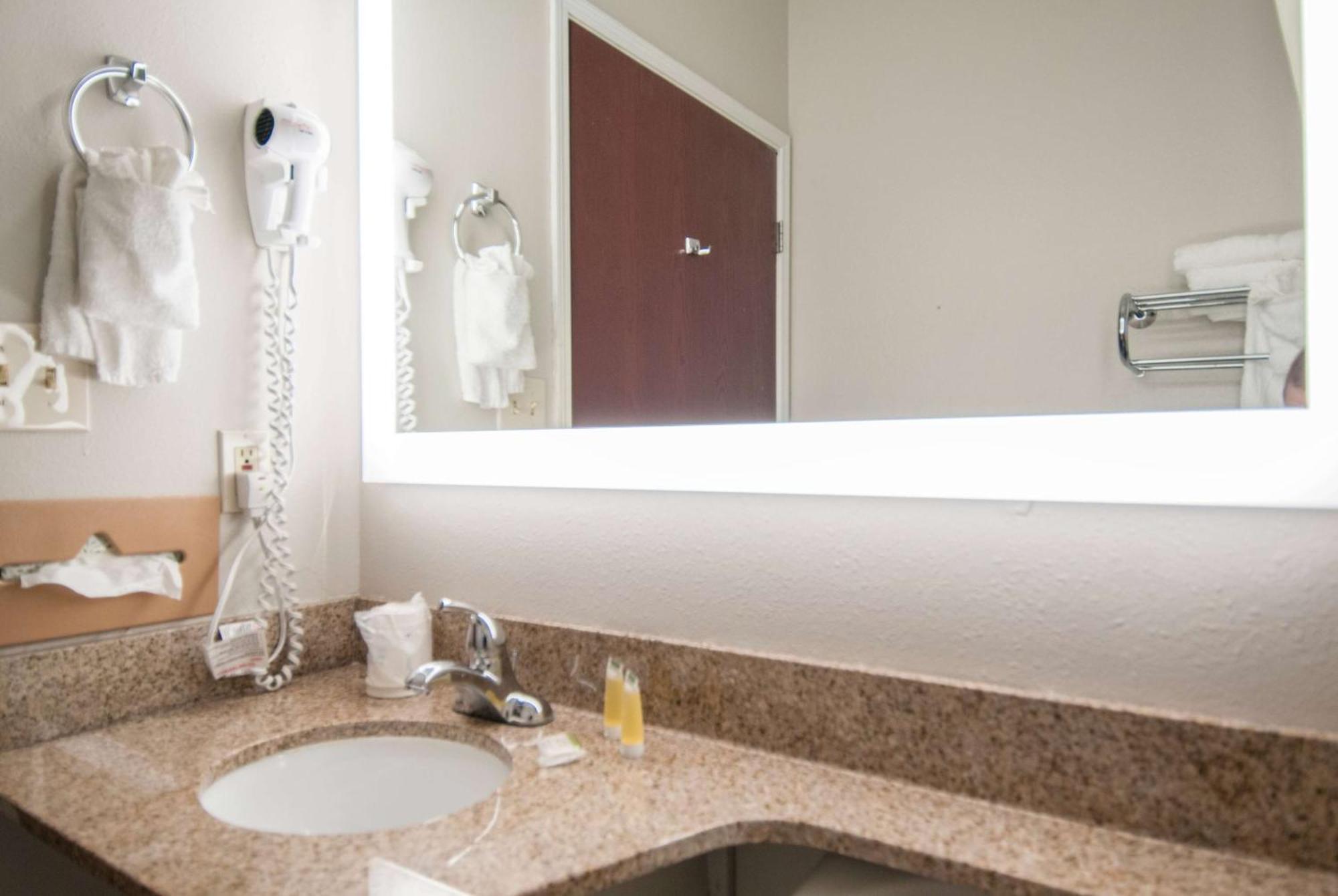 Microtel Inn&Suites Lafayette Esterno foto